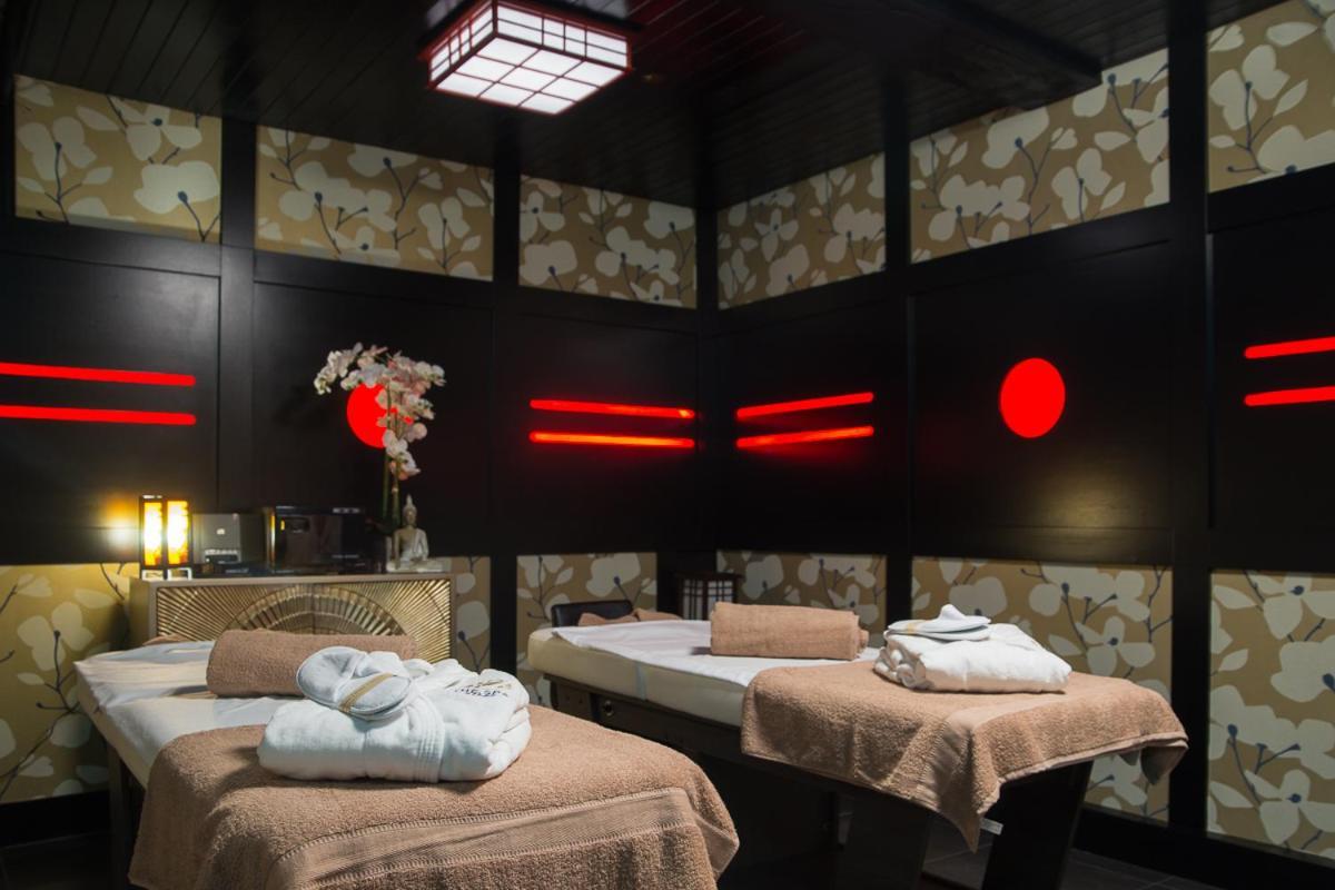 Holyrood Hotel - Leisure Centre & The Spa At Orchids Bundoran Esterno foto
