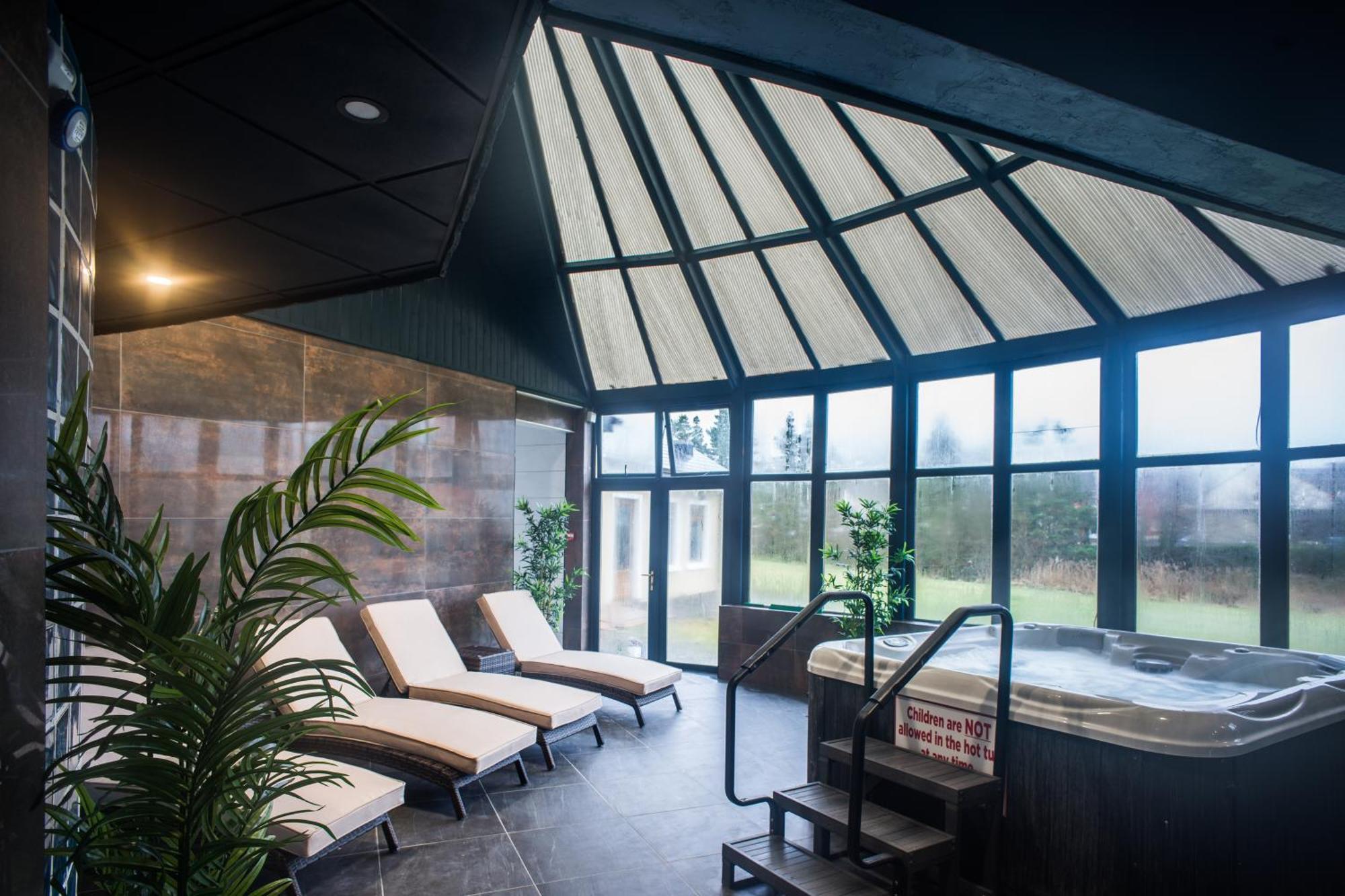 Holyrood Hotel - Leisure Centre & The Spa At Orchids Bundoran Esterno foto