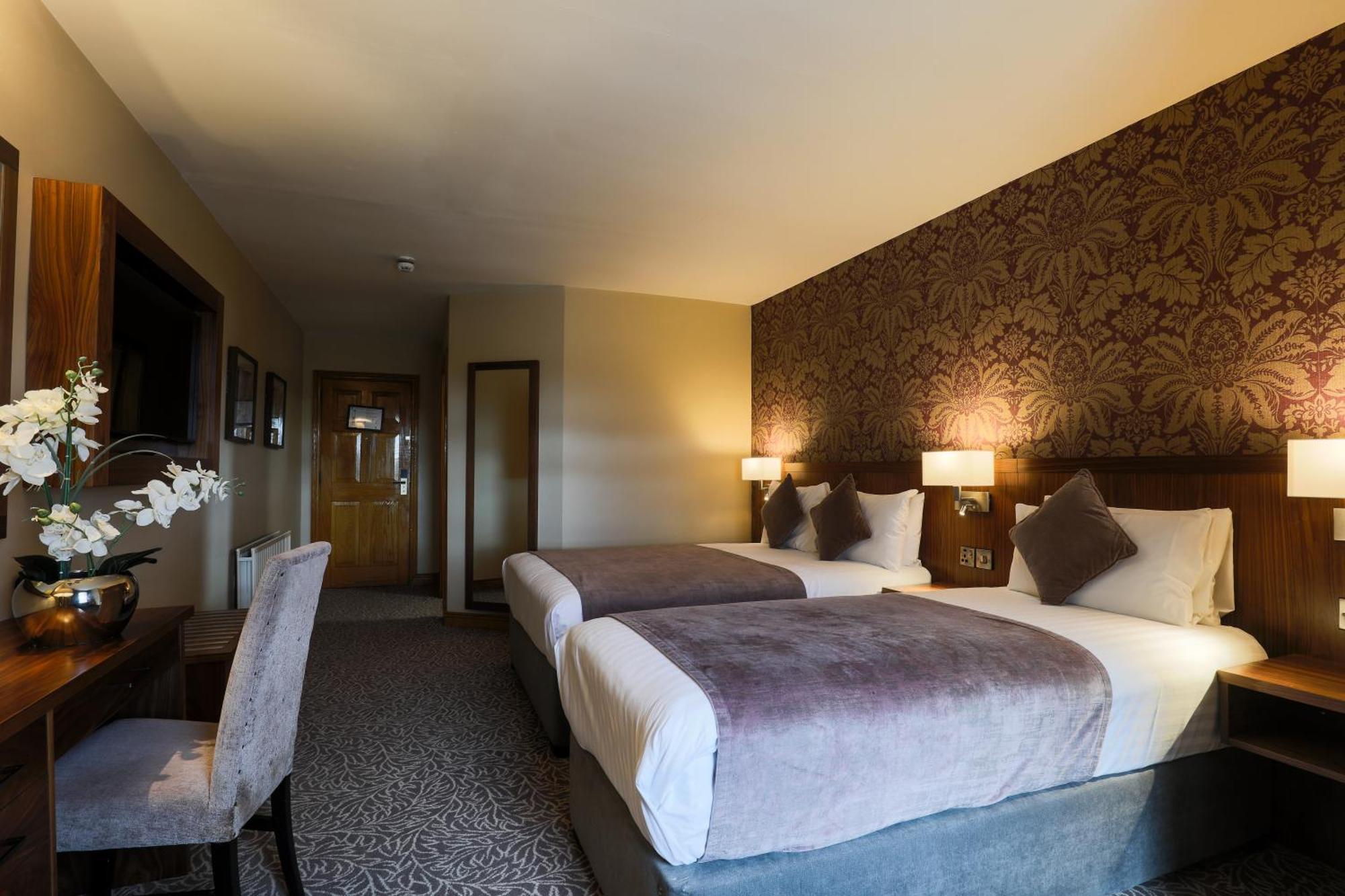 Holyrood Hotel - Leisure Centre & The Spa At Orchids Bundoran Esterno foto