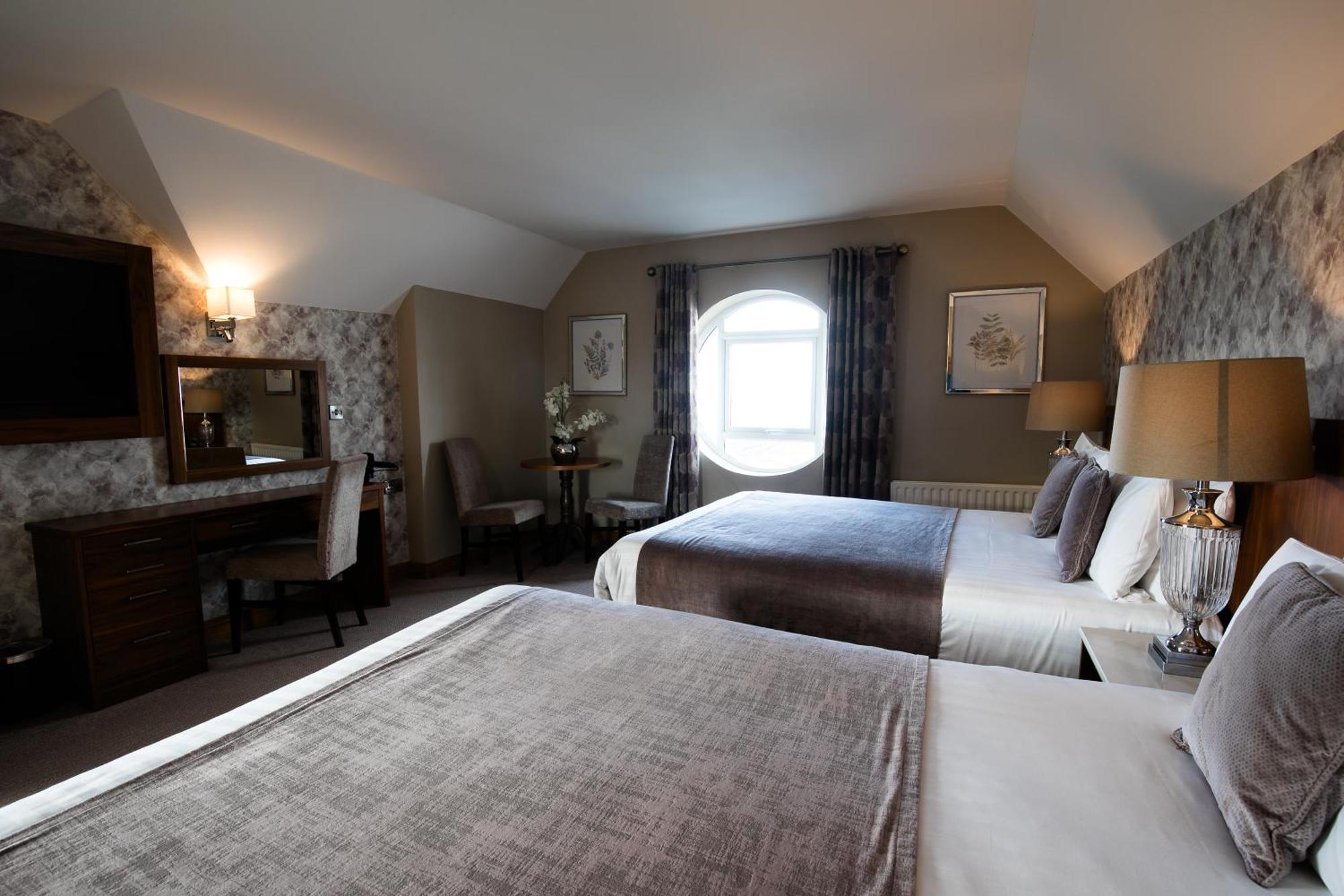 Holyrood Hotel - Leisure Centre & The Spa At Orchids Bundoran Esterno foto