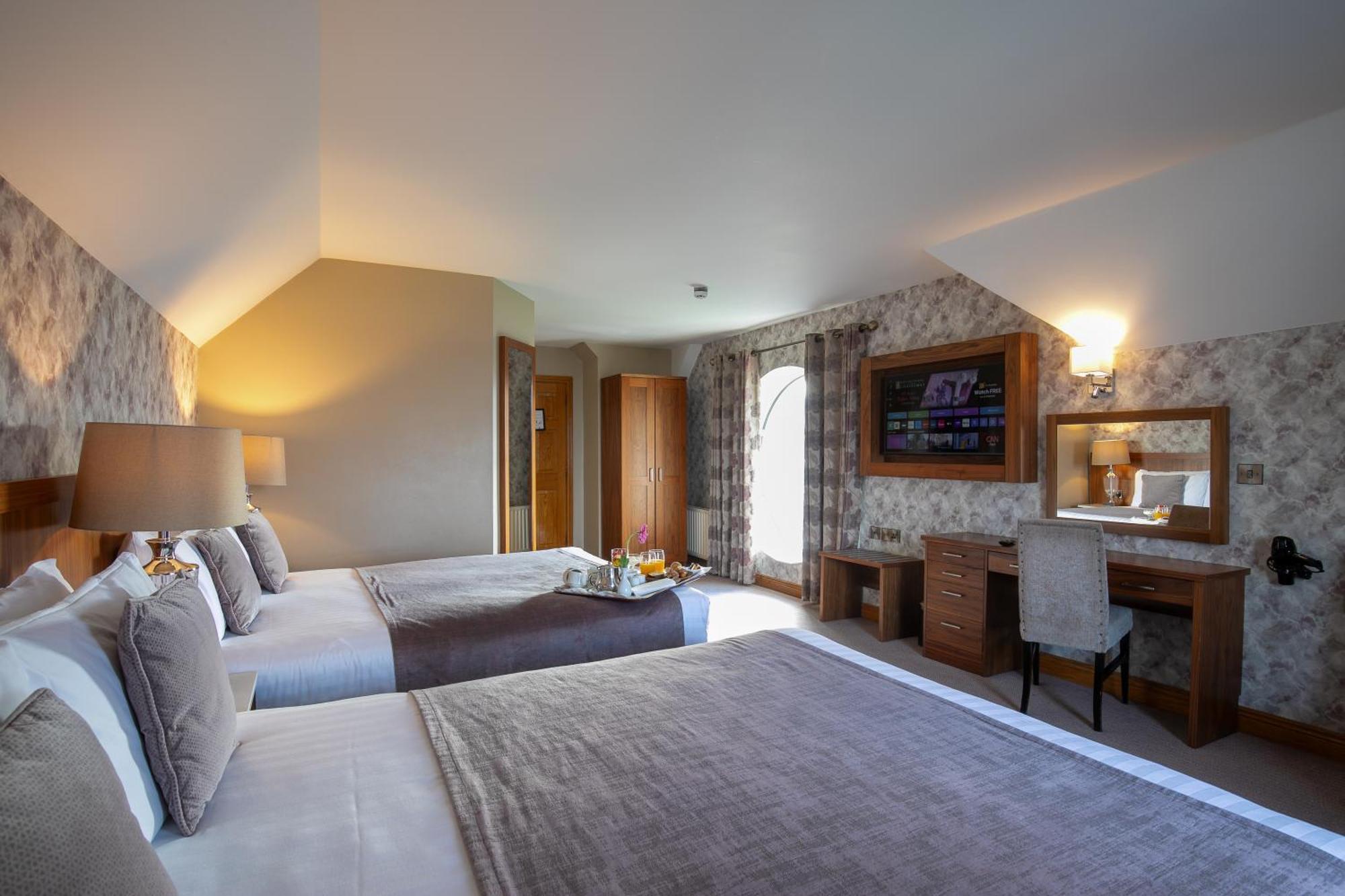 Holyrood Hotel - Leisure Centre & The Spa At Orchids Bundoran Esterno foto